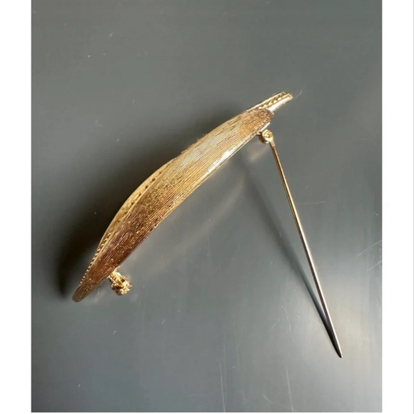 Christian Dior vintage rhinestone encrusted leaf brooch from the 80s - Picture 6 of 8